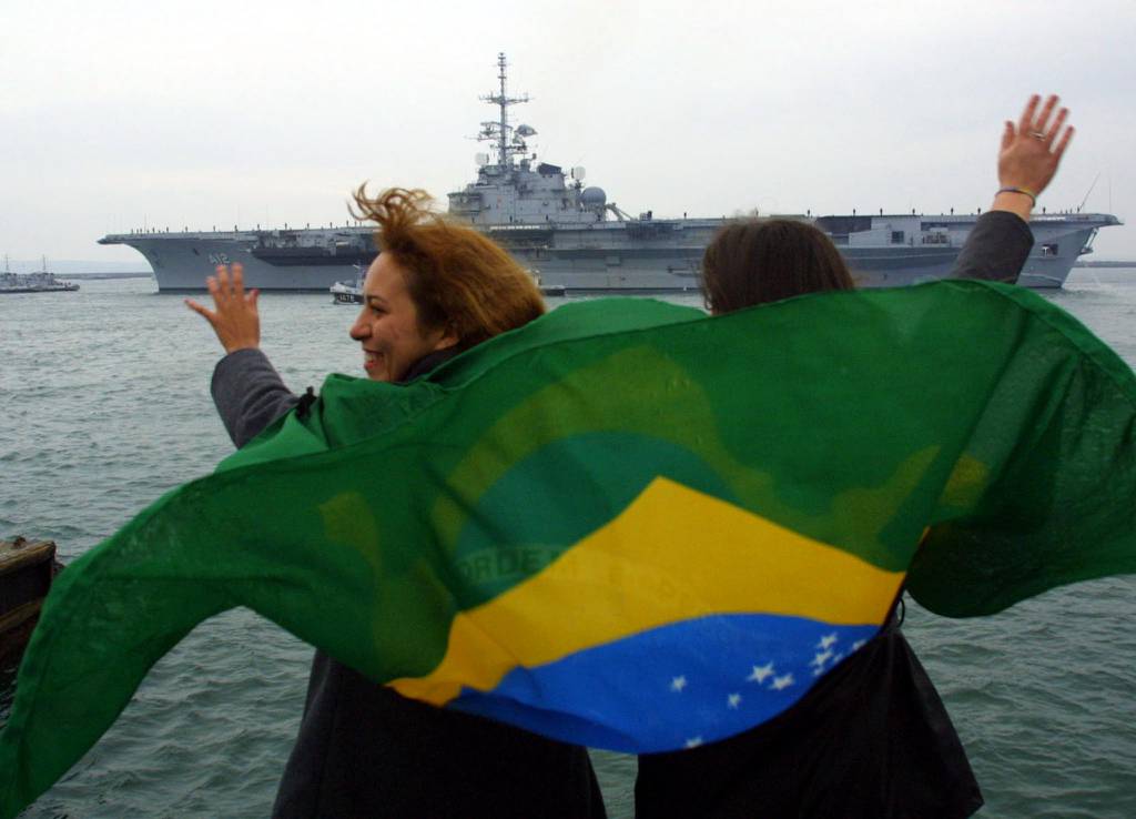 航母玩砸的典范，带毒的战五渣，巴西海军气得硬要搞沉这艘老旗舰