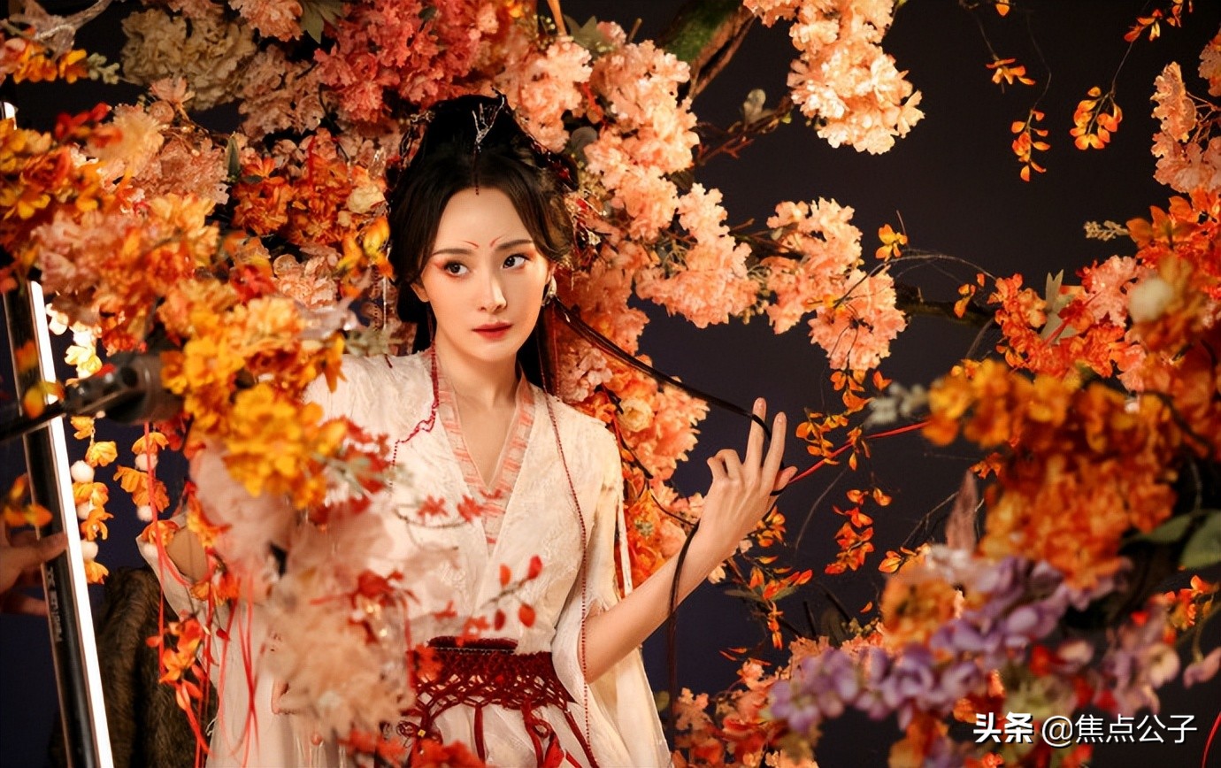 《狐妖小红娘》官宣！杨幂龚俊海报曝光，因妆造太丑网友一片骂声