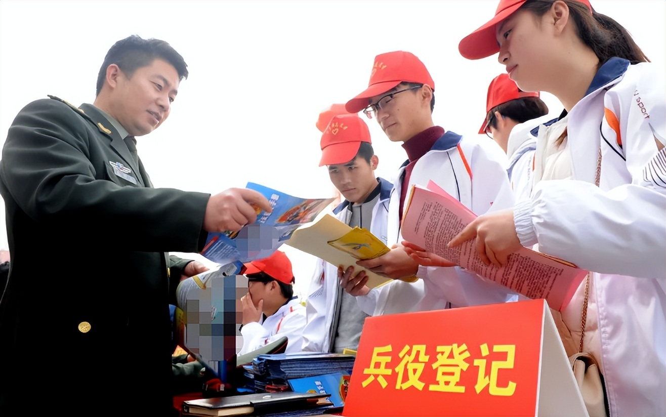 专科生可以免试专升本,专升本的难度不比高考低;大学生参军入伍在退伍