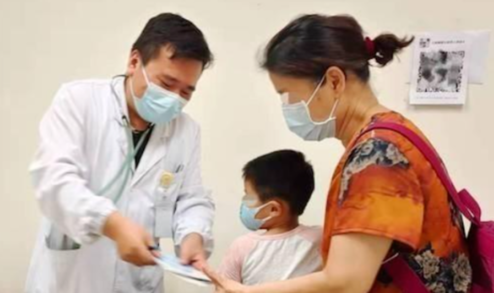 这项检查9年前国家已叫停，很多家长还主动要求给孩子检查