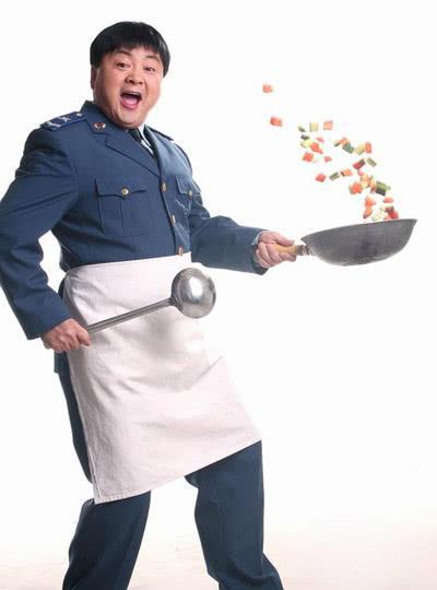 炊事班演员们现状,毛孩巅峰隐退陪母亲治病,配角们成一线大咖