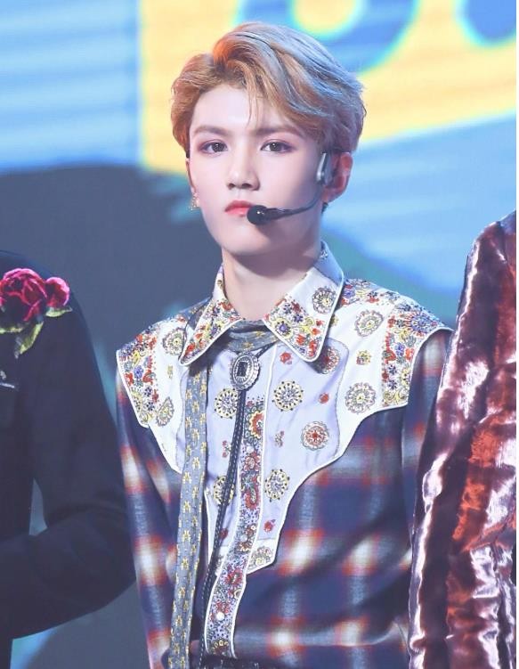 “大起大落”灵超：曾在机场跟路人冲突，后遭好朋友出卖