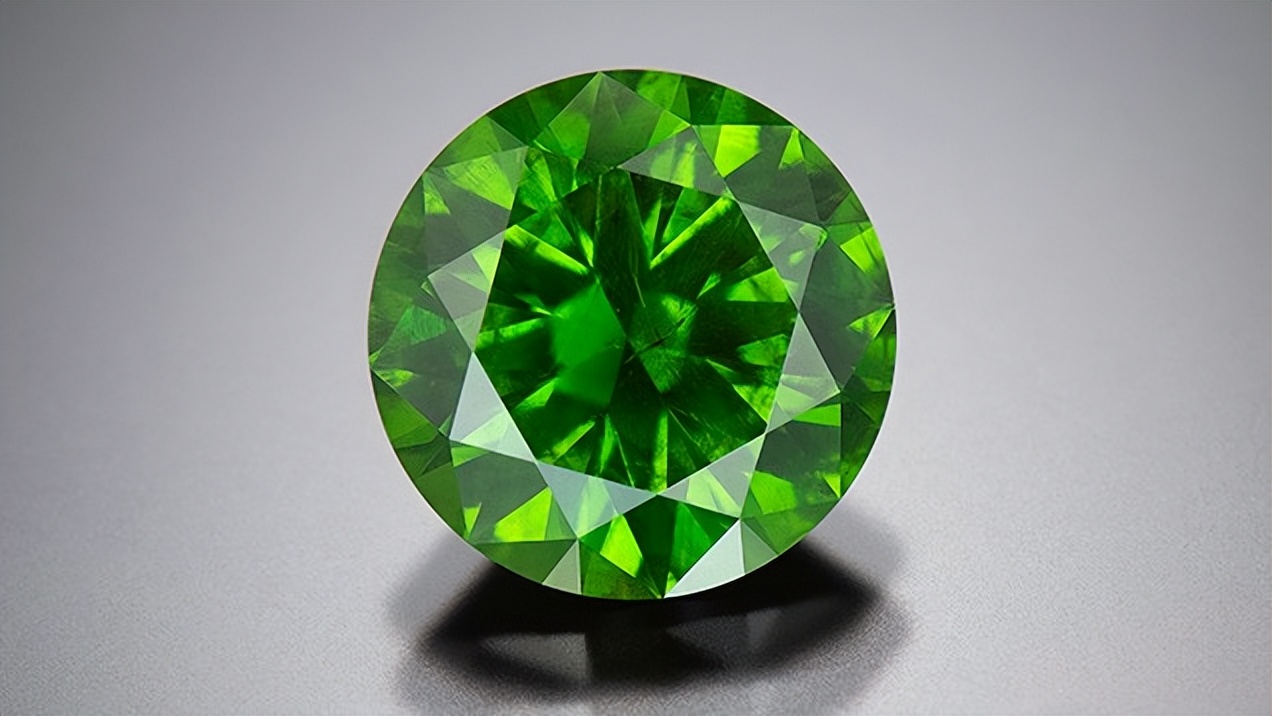 盘点自然界中的绿色宝石,看看它们在设计师手中如何华丽蜕变