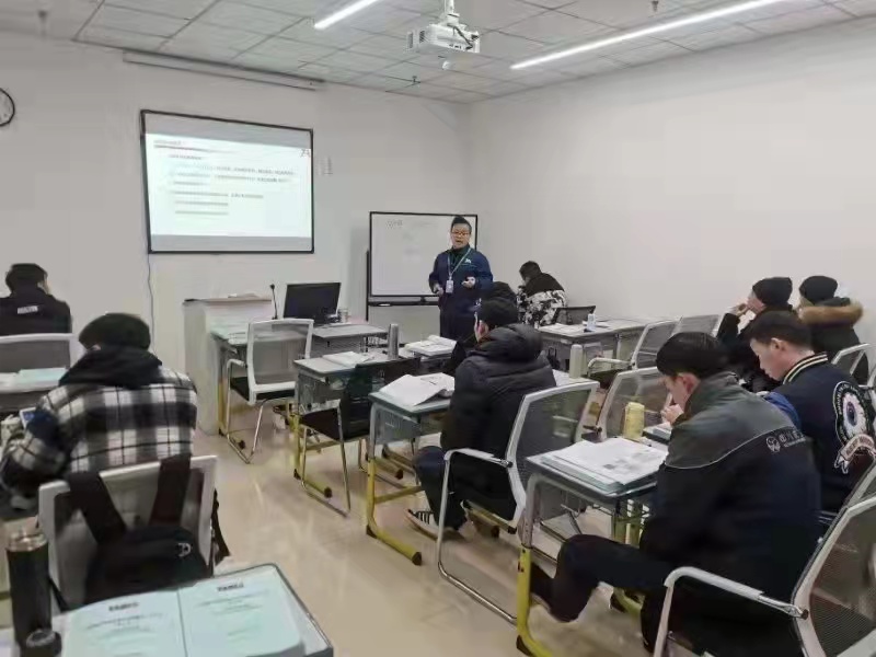 这里是飞机维修师的“摇篮”