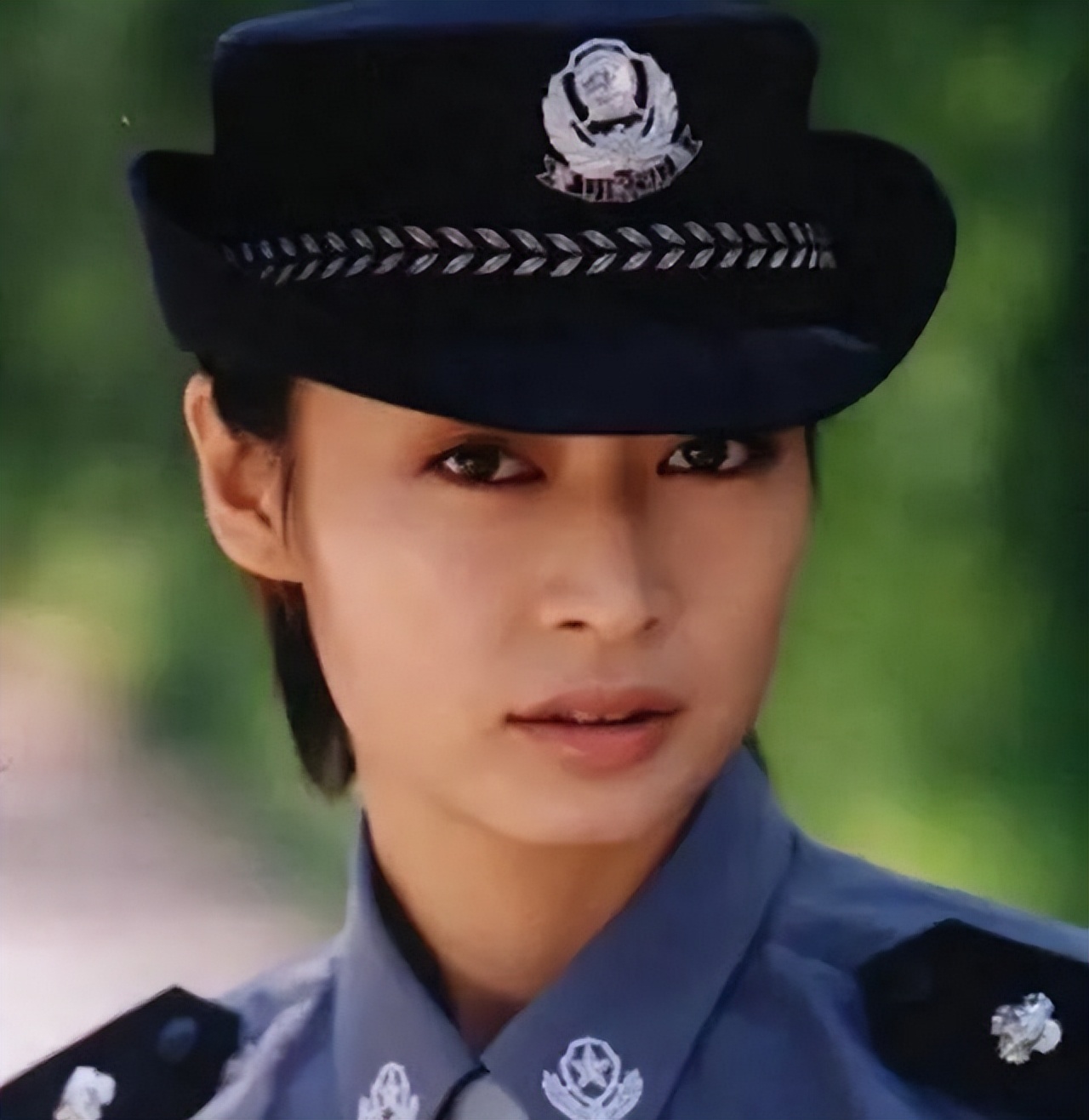 同为军艺出身，这12个女星命运不同：有人视后大满贯，有人被唾弃