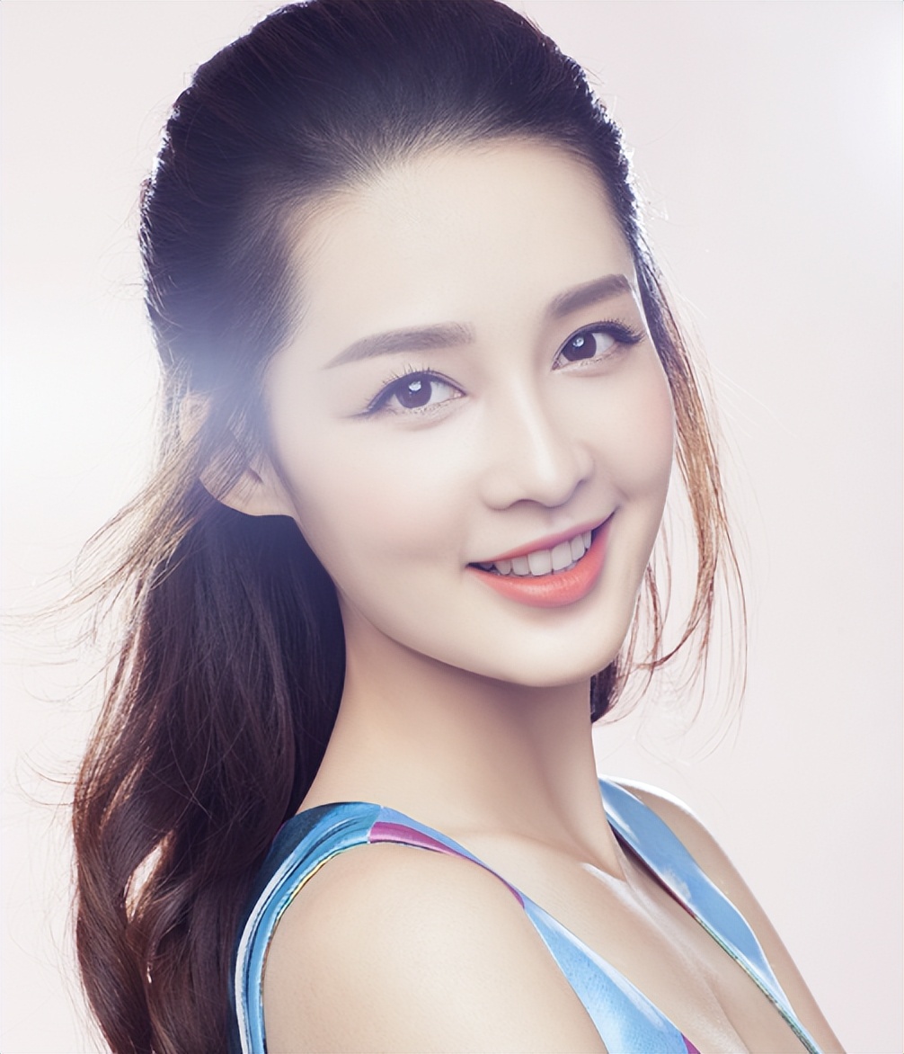 李沁的烤瓷牙,金晨的排骨身,让我看到了娱乐圈的"畸形"审美