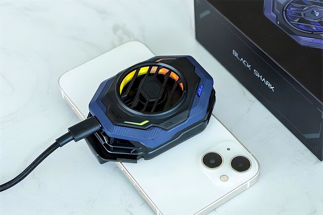 黑鲨推出funcooler3Pro手机散热器，极速温降30°C
