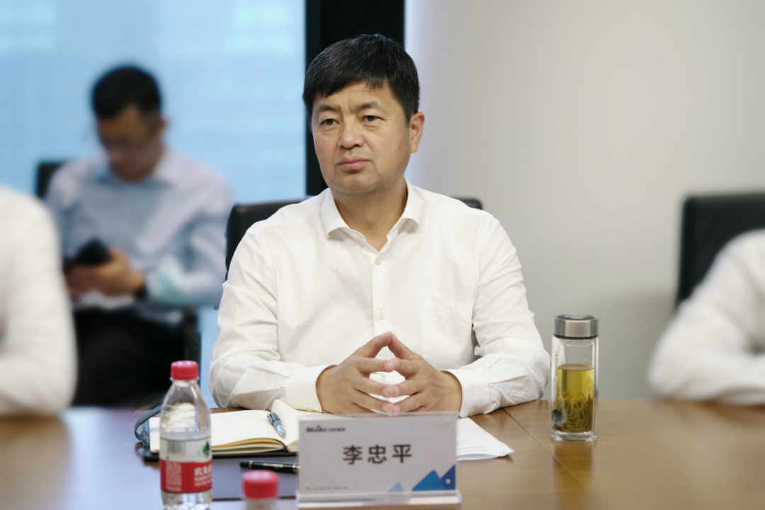 咸阳市副市长解志炯李忠平一行莅临迈科集团座谈交流