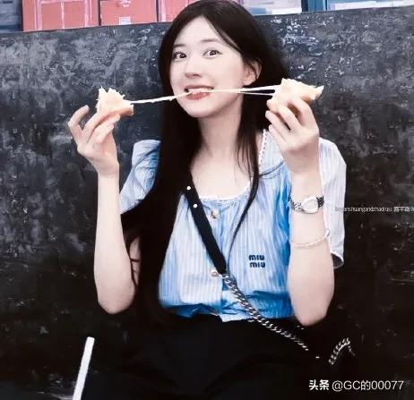 明星图片赵露思