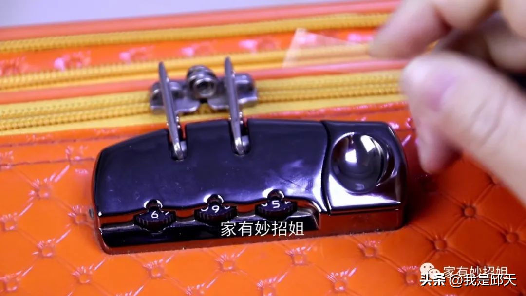行李箱密码忘了怎么办（行李箱忘记密码了？教你一个方法，轻松帮你找回密码）