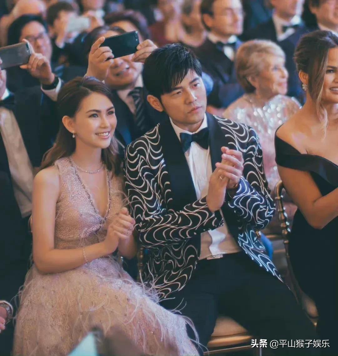 嫁给幸福的女人，周董满脸幸福
