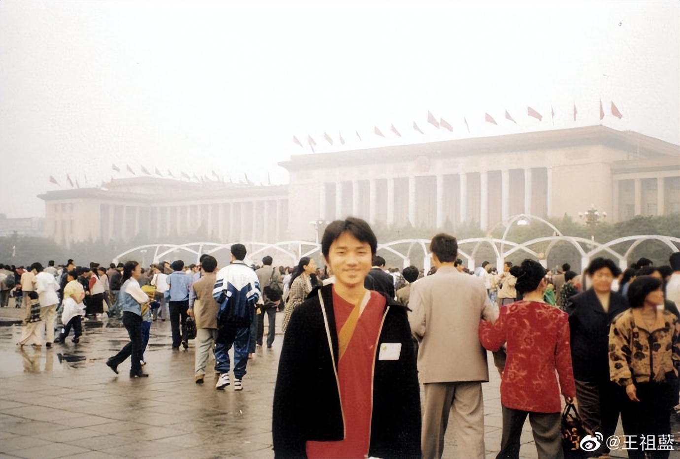 香港回归25周年，众星晒青涩旧照送祝福，你见过几张？