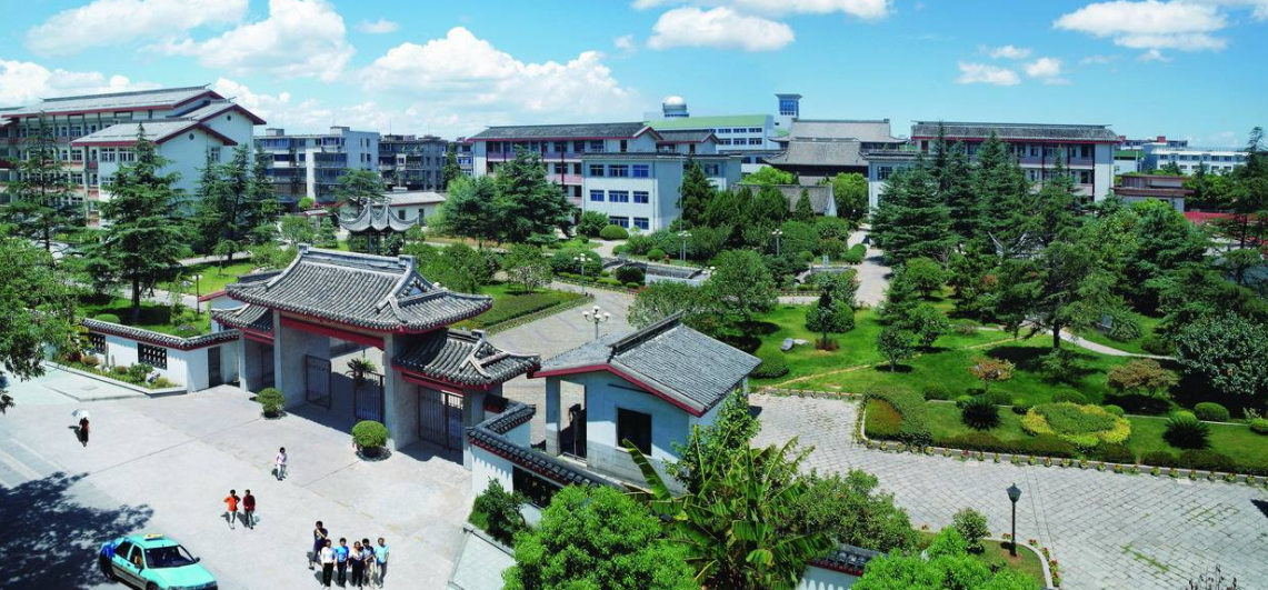 最新中国大学排行榜，清华北大地位稳定，人大成绩“亮眼”