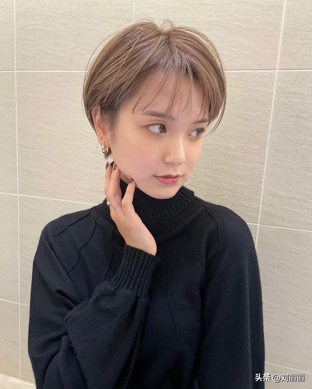 短发八字刘海发型怎么剪(2023女发怎么剪?看看这13款,让人美的忘不了)