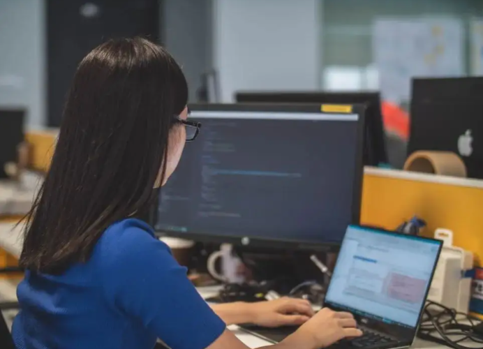 为啥女生“学历”越高，越不爱生孩子？大学生的回答真是人间清醒