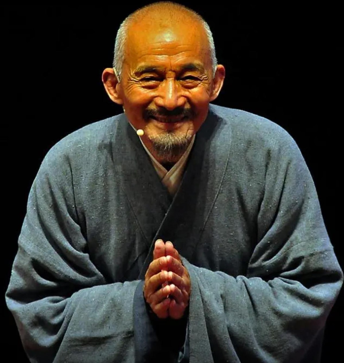 52岁演济公,晚年出家,今89岁游本昌出演《谢谢你医生》太惊艳