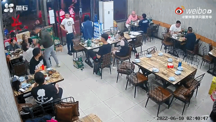 唐山打人案9人全落网：施暴者身份曝光，谁给他的底气如此猖狂？