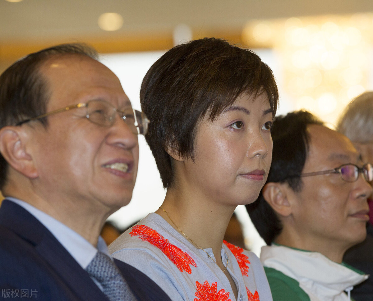 在國乒陳夢地位不如孫穎莎（陳夢憾負孫穎莎丟冠，鄧亞萍曾給出中肯點評，張怡寧早已有言在先）