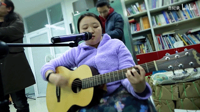 “我爱摇滚，我有病。”