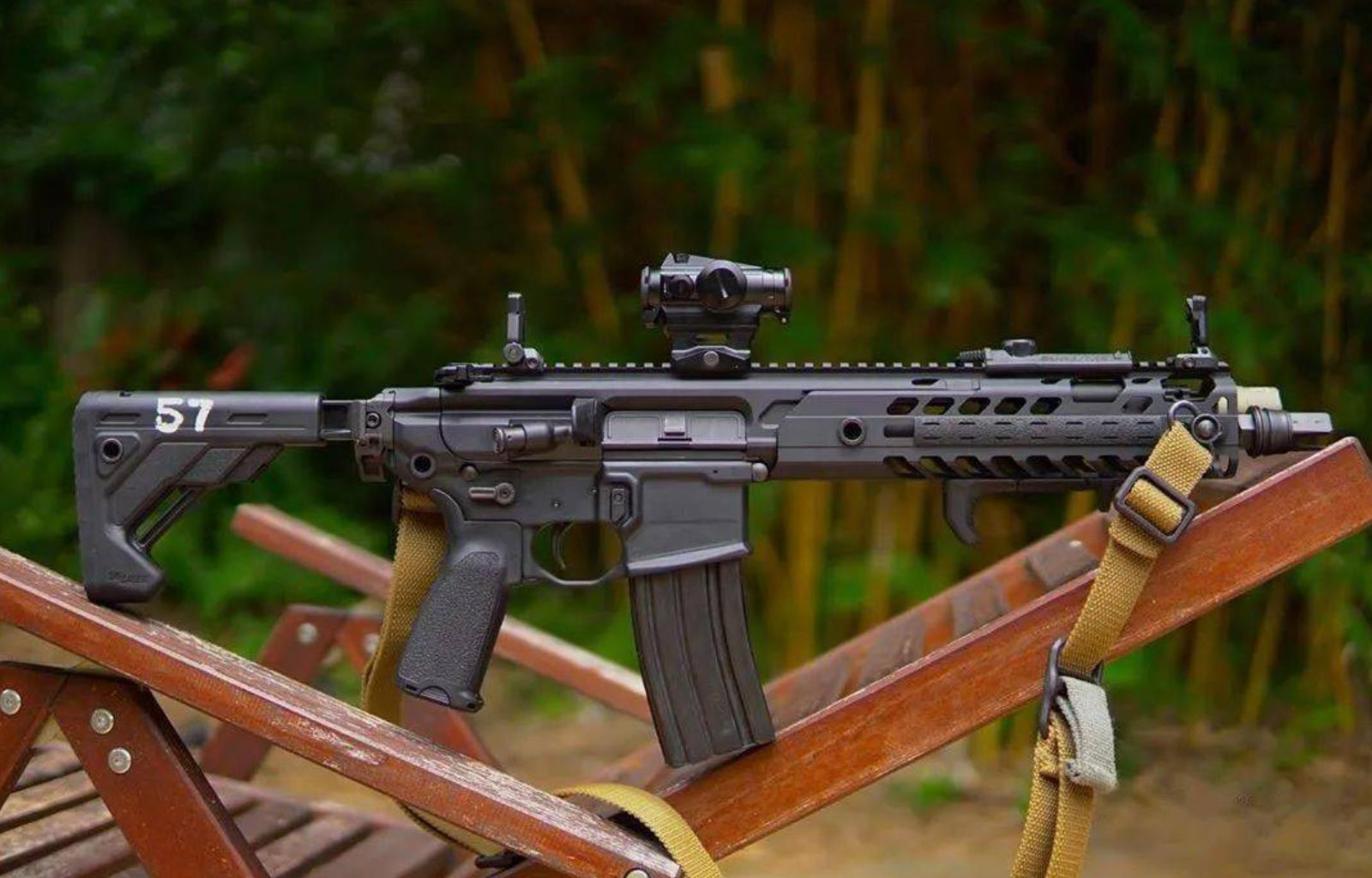 "北极狐"雇佣兵的20种轻武器,都是世界最顶尖的枪支