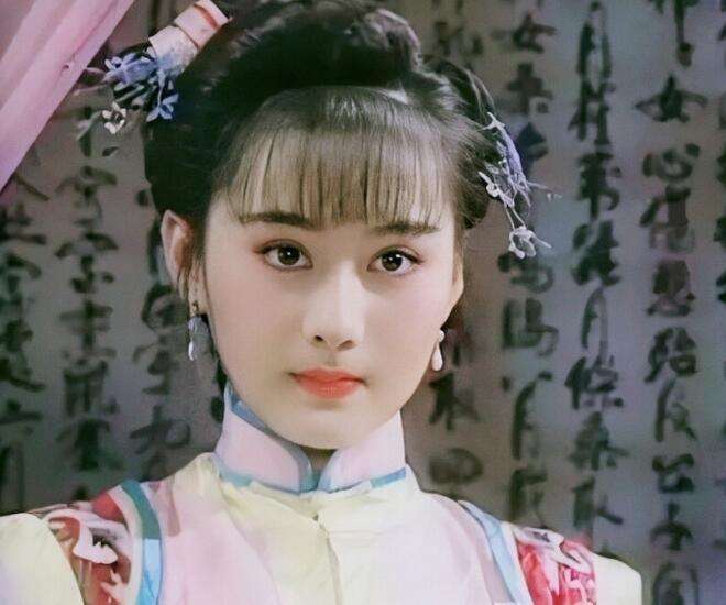 再读《梅花烙》原著:白吟霜对浩桢的爱里,藏满了人性最狠的算计