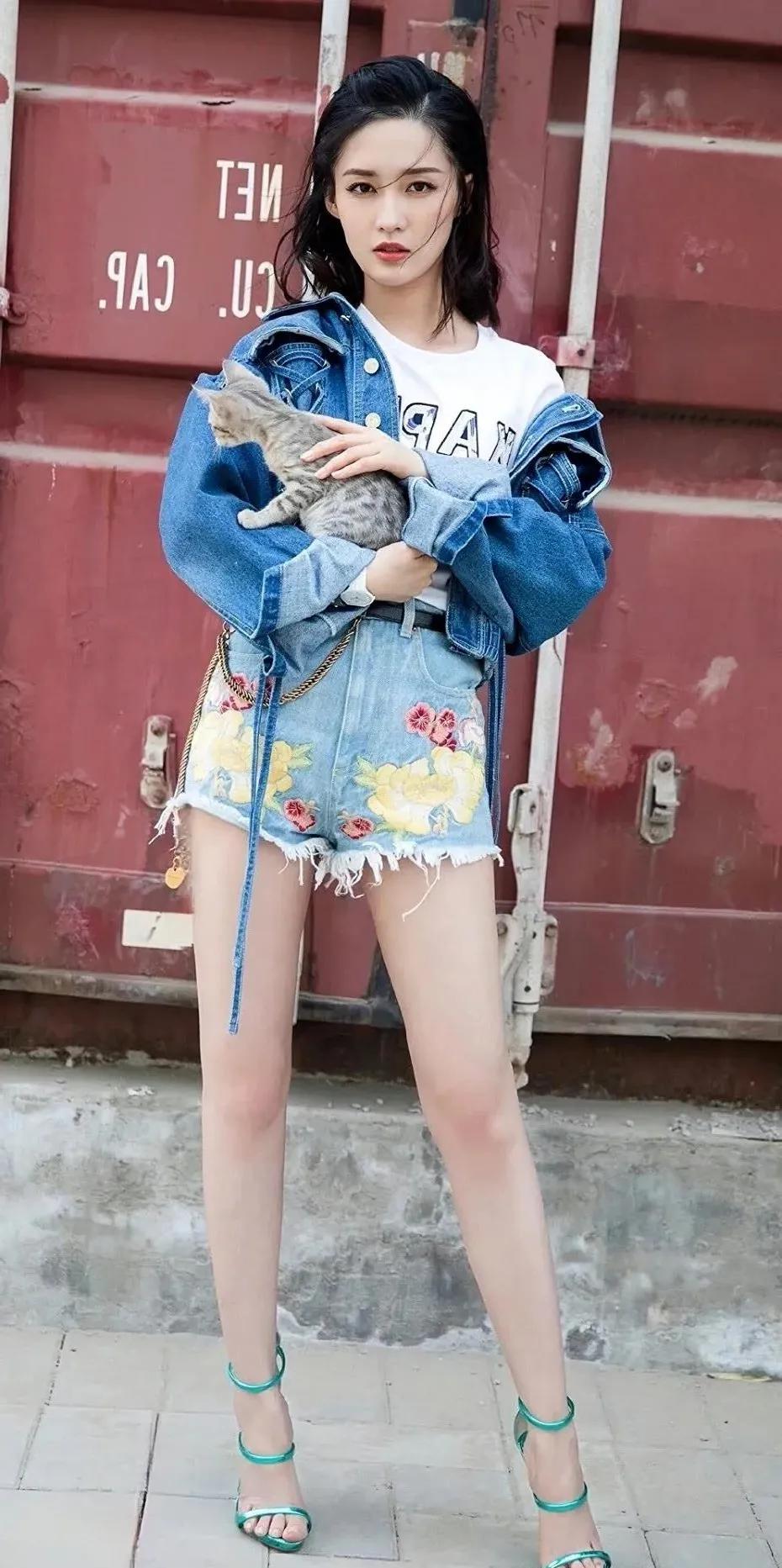 貌美如花李沁靓图