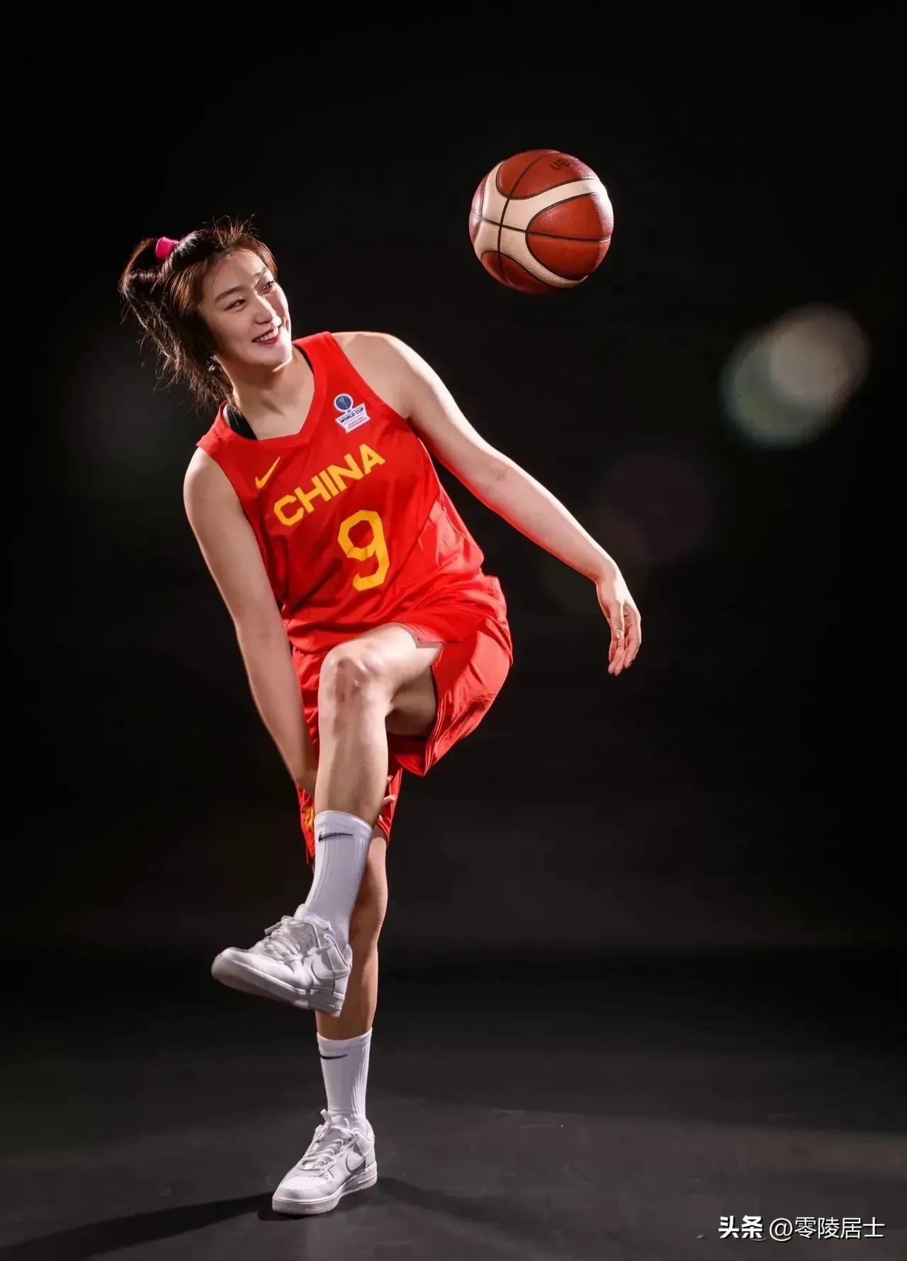 女篮世预赛今日战况(中国女篮状态爆棚,只等大中锋归队;郑嶶重用王