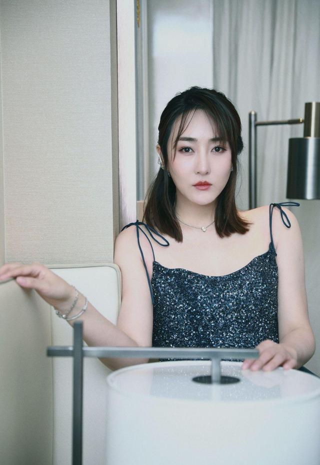 茗洋娱乐—美女明星-高姝瑶