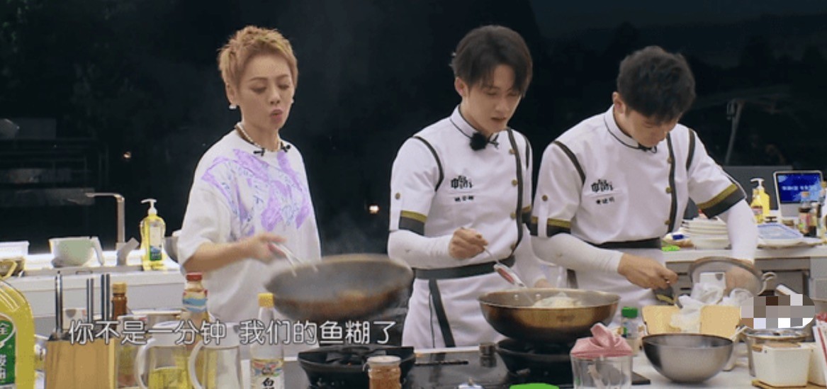 《中餐厅6》阵容上热搜，张若昀加盟不意外，大满贯视后才是惊喜