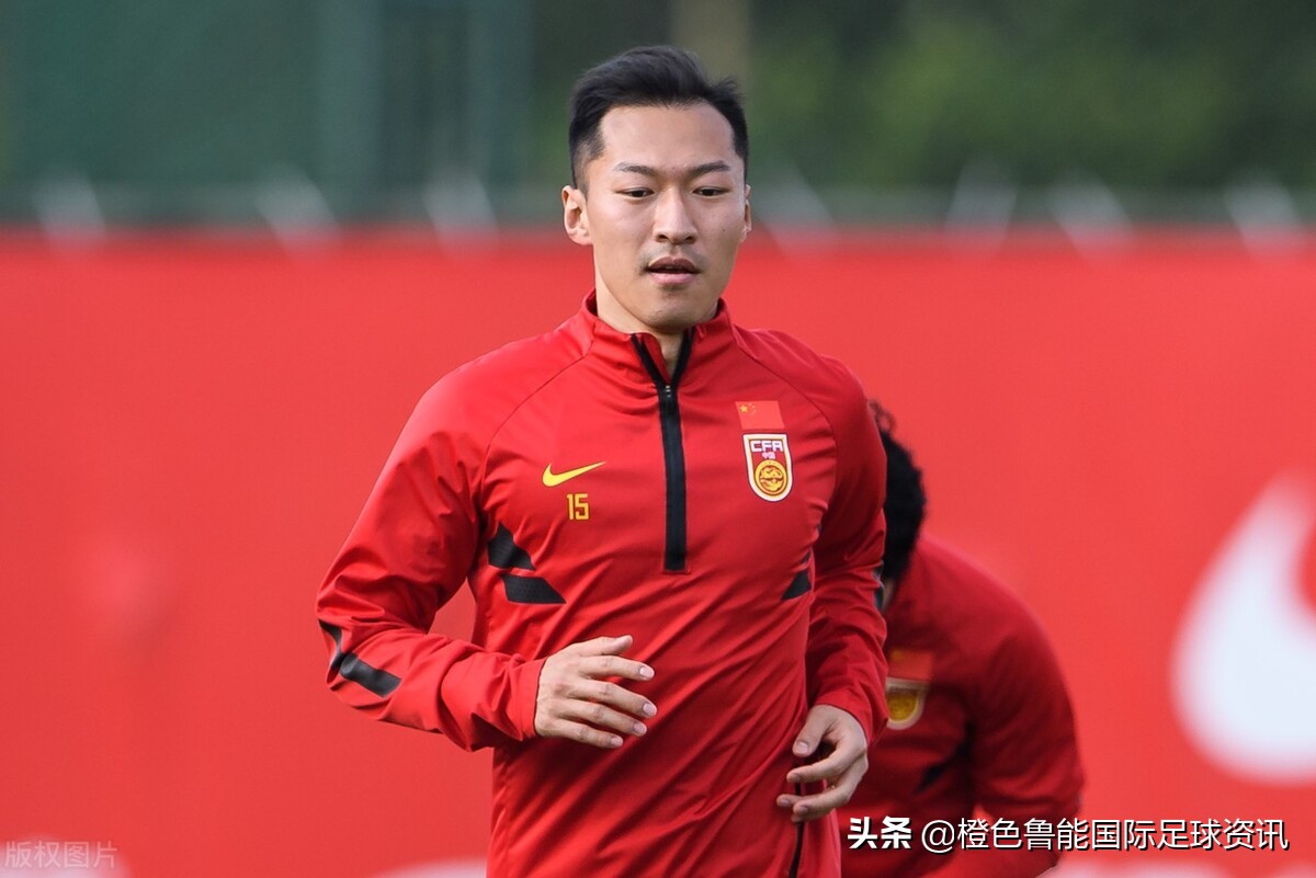 中超球员为什么年薪高（为什么国内男足球员薪资突然水涨船高？国家队已经没真高薪球员了）