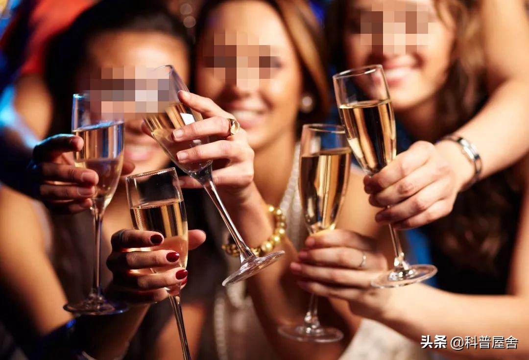 男子诈骗1700万，10个月密会160个女孩，揭开高端名媛性交易骗局
