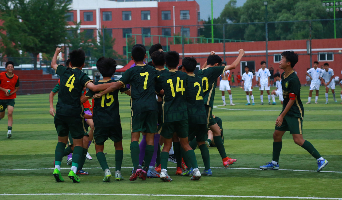 第一届中国青少年足球联赛(北京赛区)比赛落幕36支队伍参加比赛