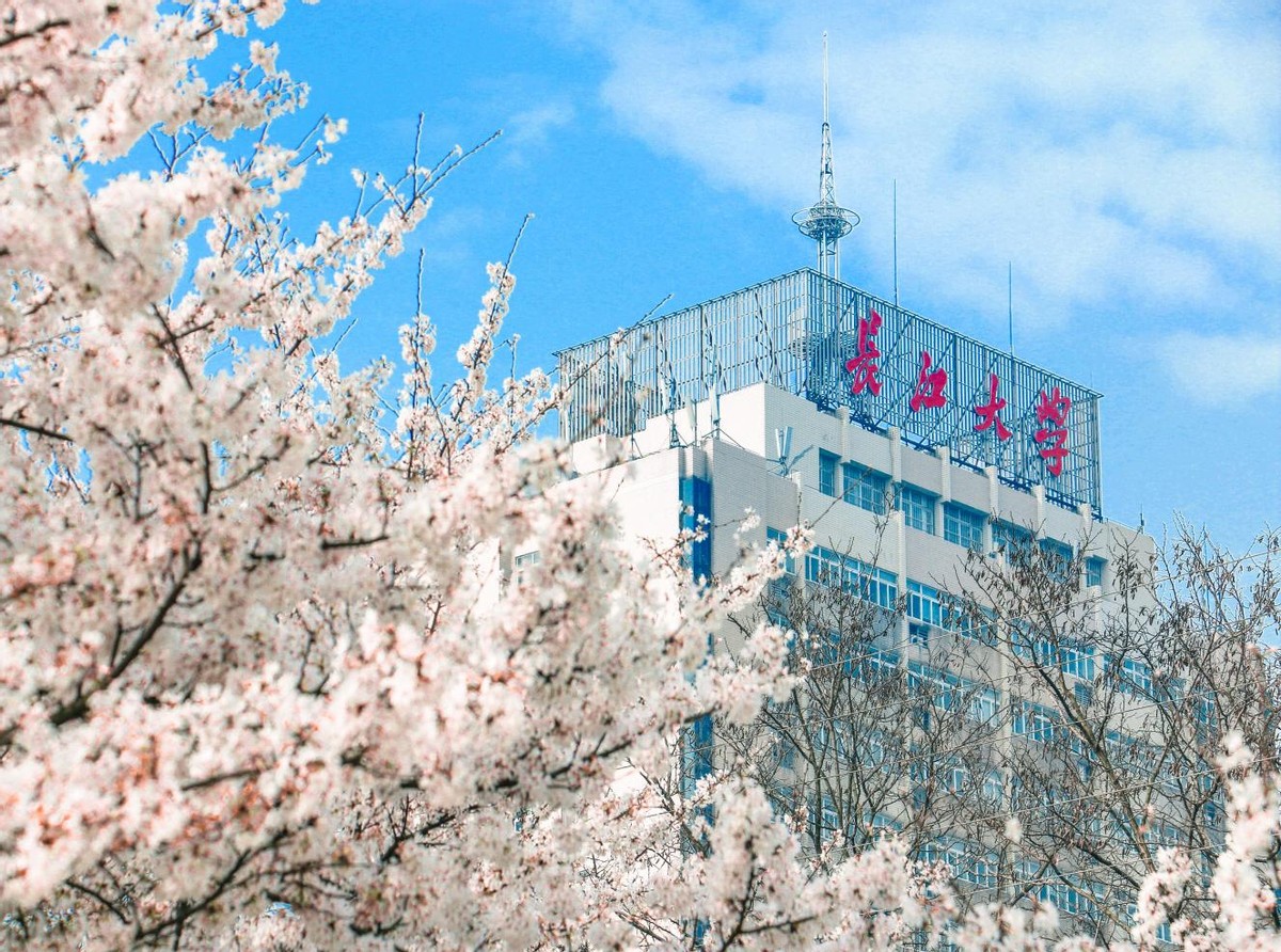 2个月内，长江大学获新华社等权威媒体轮番报道，还受邀登上央视