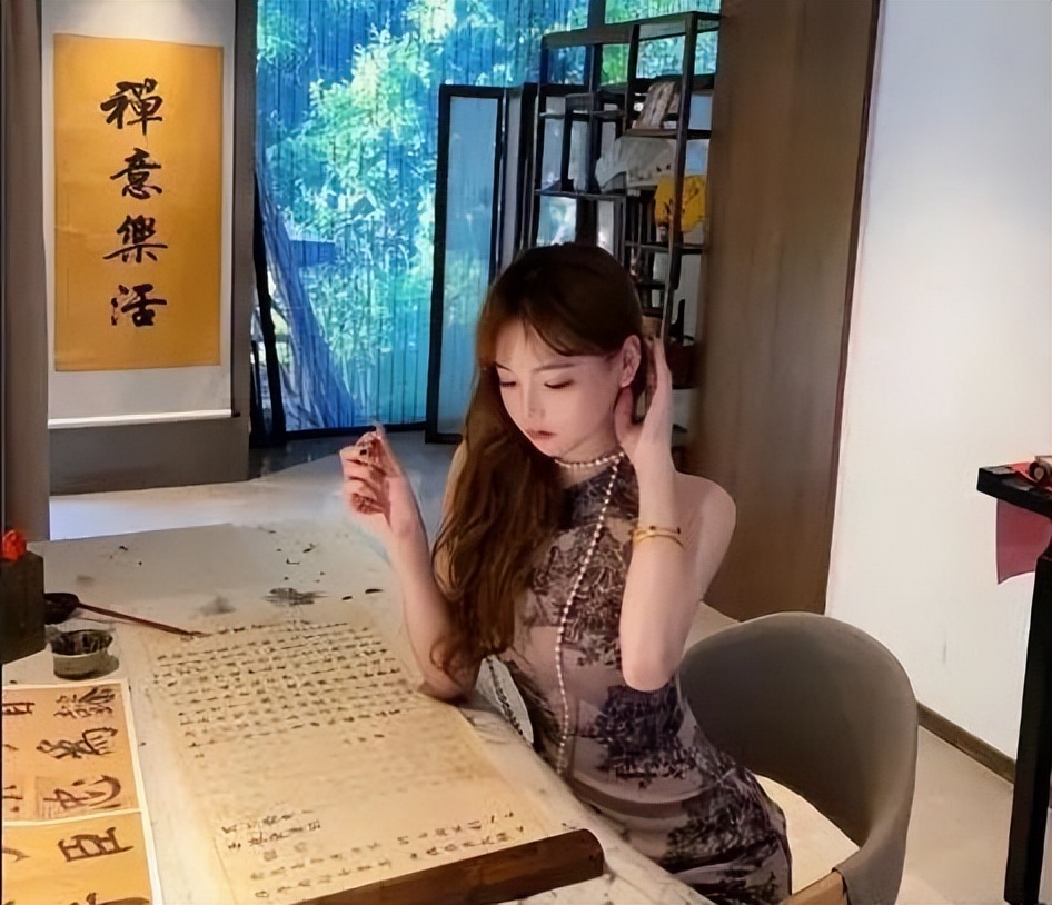 上海美女老师走红，师媛再惹争议！漂亮点怎么了？这次我站老师