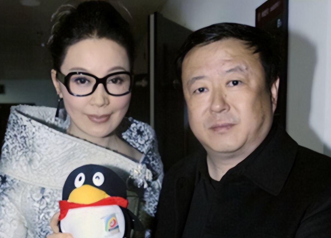 演员田歌:与前夫离婚后,和妹妹田岷约定不婚不育,陪伴母亲到老