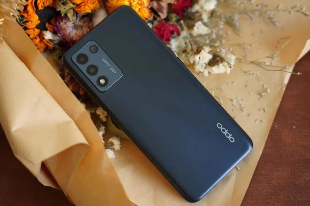 2022适合学生党，从大学用到毕业的5款手机，至少流畅三五年​