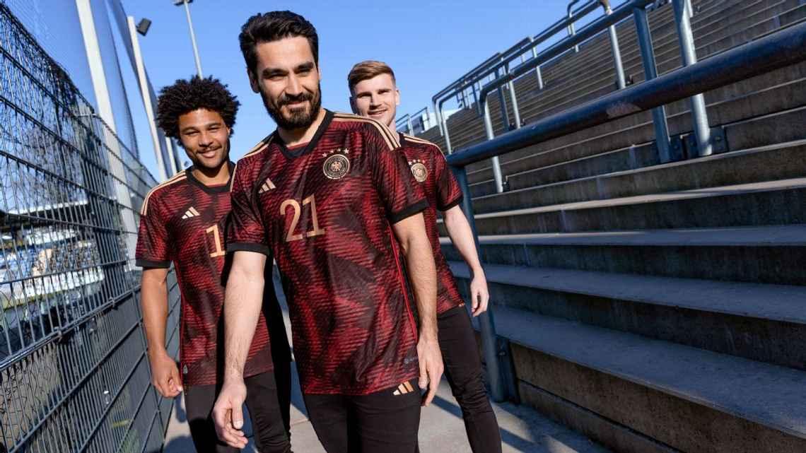 2022年世界杯球衣排名：卡塔尔的每一件球衣都被评估为加冕冠军