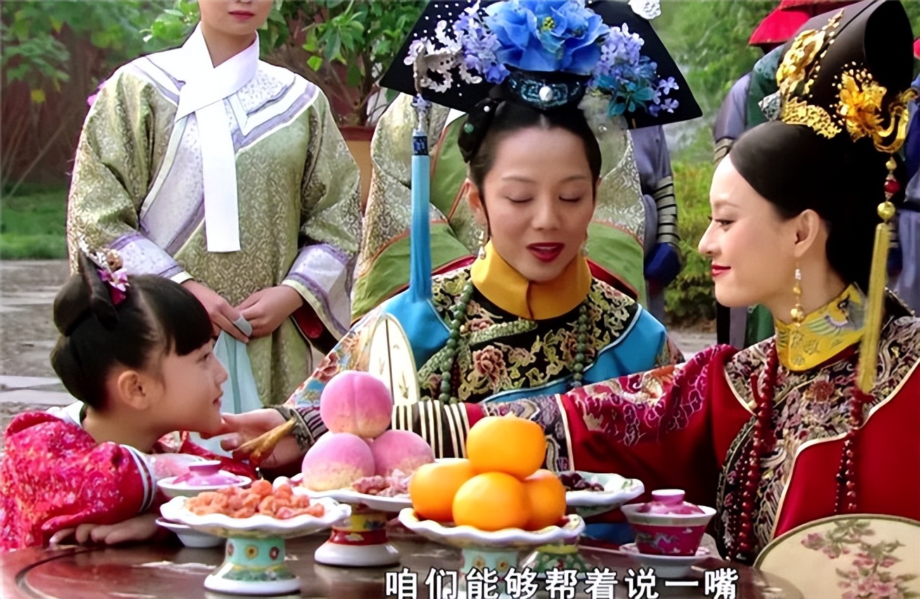 甄嬛传：难怪青樱粗暴打掉了胧月的手，你看胧月说了什么话？