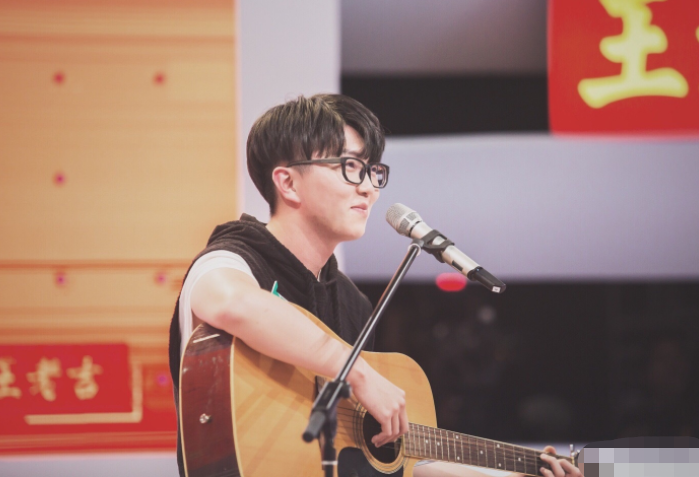 从男护士到好歌手，母亲离开10年以后，毛不易终于可以让她放心了