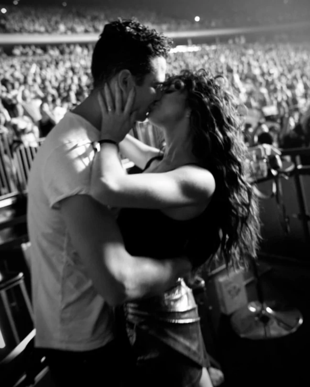 英格兰幸福时代来临（好莱坞美女大婚！曾换两次肾、透析暴瘦，如今被祝福：一定要幸福）