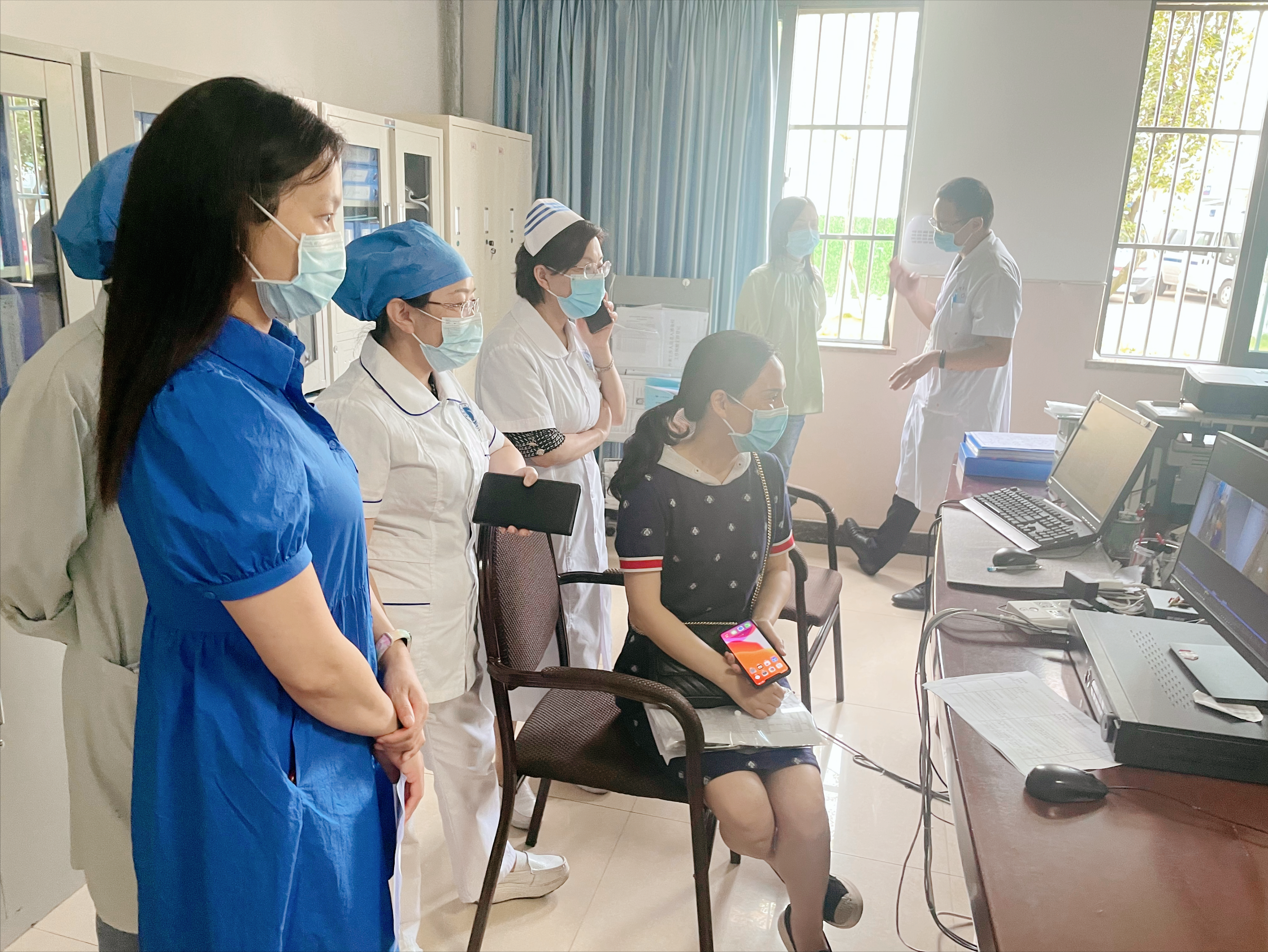 华西金堂医院接受市卫健委新冠肺炎重点医疗机构院感防控风险检查