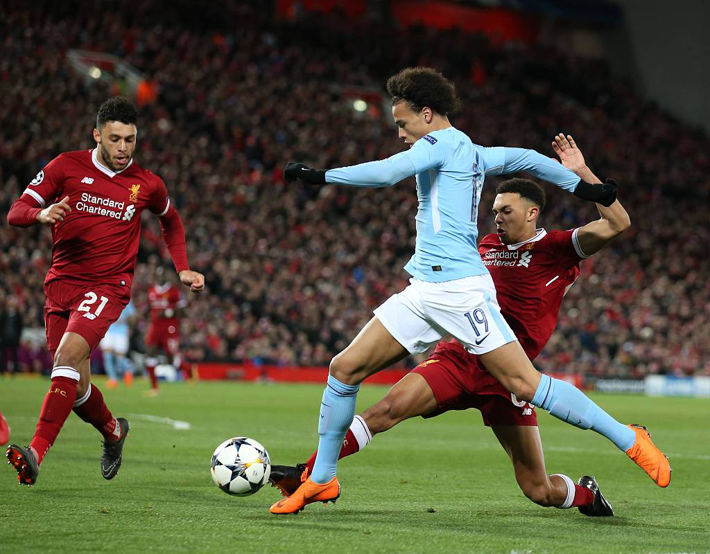 曼彻斯特联vs利物浦</h2>
<p>　　本赛季目前曼城10胜2平2负，积32分排名第2，近期5胜0平1负 ，状态很好，场均入球1.83 个，进攻火力相当出色，曼彻斯特城本赛季在英超联赛中继续强势发挥，目前排名积分榜第二名，是争冠的热门球队之一，曼彻斯特城在14轮英超中打进40球，场均进球数接近3球，是联赛攻击力最强的球队。曼城上一轮主场迎战赫罗纳开局1-0领先对手 ，并保持优势到全场结束，最终2-0 赢得比赛，曼城该场赛事发挥非常出色。曼彻斯特城最近10年曾经6夺英联杯冠军，在该项赛事中的统治力极强，球队势必要夺回属于他们的荣誉。近况方面，曼彻斯特城最近6场比赛赢足5场，当中包括在英联杯击败切尔西，整体状态不俗。</p>
<p>　　利物浦目前6胜4平4负，积22分排名英超第6，近期4胜1平1负 ，状态非常好，场均入球2 个，进攻火力非常凶悍，利物浦上一轮主场迎战AC米兰开局1-0领先对手 ，优势一直持续到29分钟，尽管对手凭借Saelemaekers 的逆袭进球将比分扳平，但利物浦依然保持绝对优势到全场结束，利物浦最终4-1 结束比赛。利物浦是上赛季的英联杯冠军，球队本赛季自然希望卫冕成功，战意十足。近况方面，利物浦最近4场正式赛事取得3胜1平的不败战绩，对手包括那不勒斯和热刺这样的强队，利物浦近5场比赛一共打入10球，，场均进球数达2球，进攻端火力全开，双方总共在英联杯有3次交锋，利物浦取得1胜2平的不败战绩，处于上风。</p>
<p>　　刚刚结束的世界杯，曼城队贡献了16名主力悍将，而利物浦队中参加世界杯的球员却不多。经过了世界杯之后，曼城队三军疲惫，很难迅速进入比赛状态，而利物浦却有点以逸待劳的意思。所以，从体能储备而言，利物浦也要明显占优，数据方面，曼城本场作出0.5的支持，与往绩态度一样，但随着后市的深入，数据由低位逐渐调整至中位以上，信心出现减弱迹象，本场支持利物浦的方向。</p>
<p>　　竞彩推荐：让负</p>
<p>　　<img decoding=