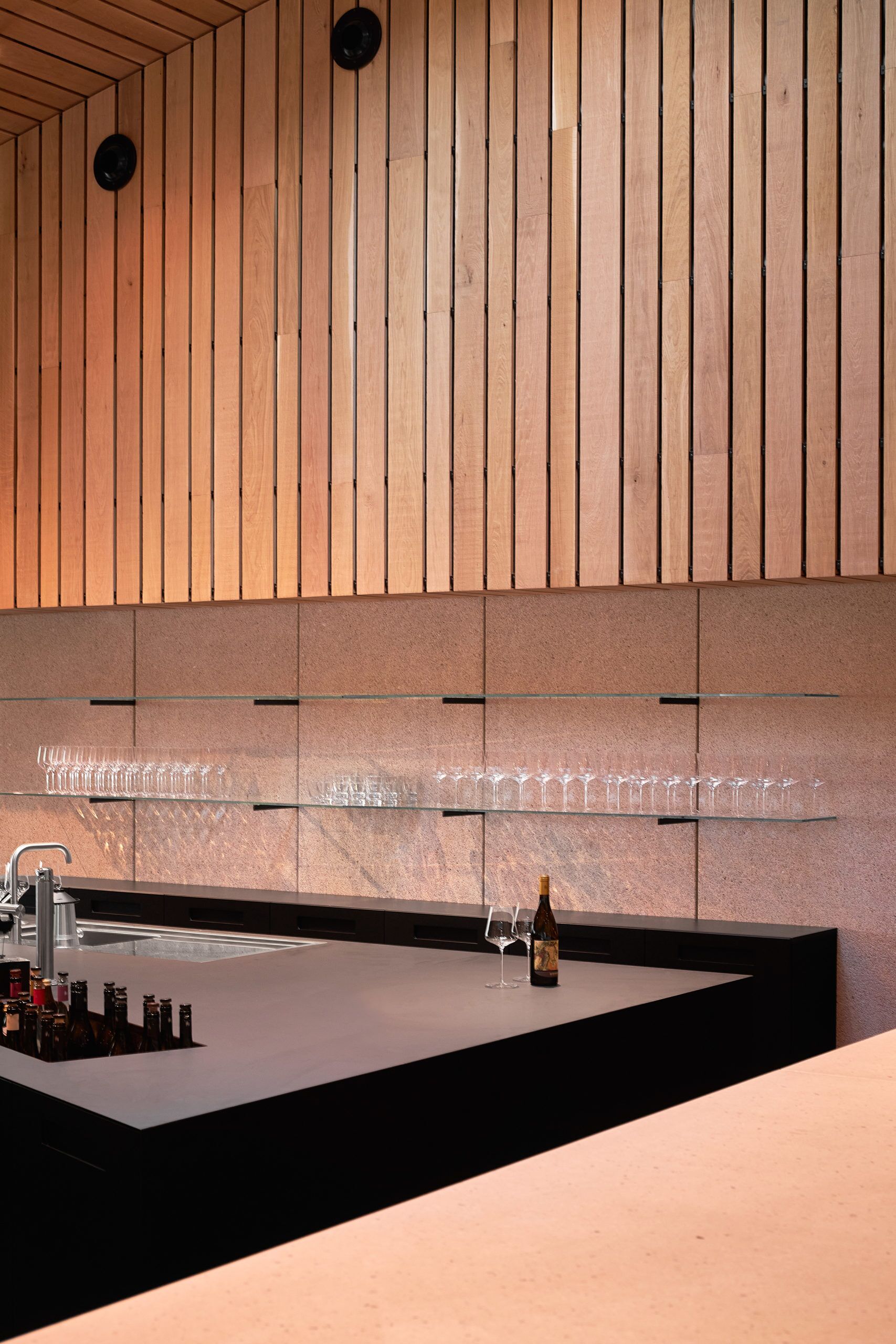 帮助酒香走出酒巷的酒庄建筑