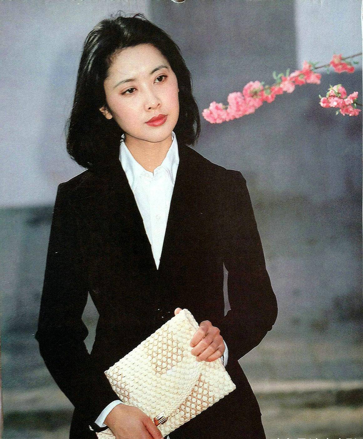 女儿国国王53岁找到真爱,一生无儿无女,如今71岁依然风情万种