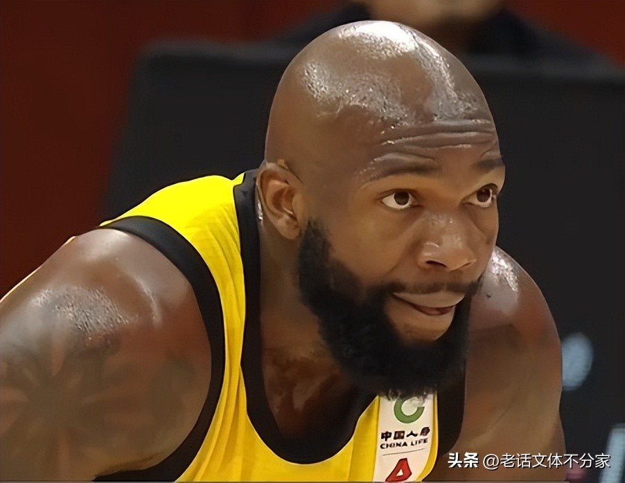 浙江广厦男篮队员琼斯（十年CBA万分闪耀：“黑风虎”琼斯与吉相辅相成，难道要分道扬镳）