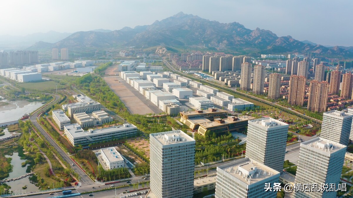 青岛开发区(山东青岛黄岛楼市的危机，回不去的房价，黄岛区楼市的潜力与未来)