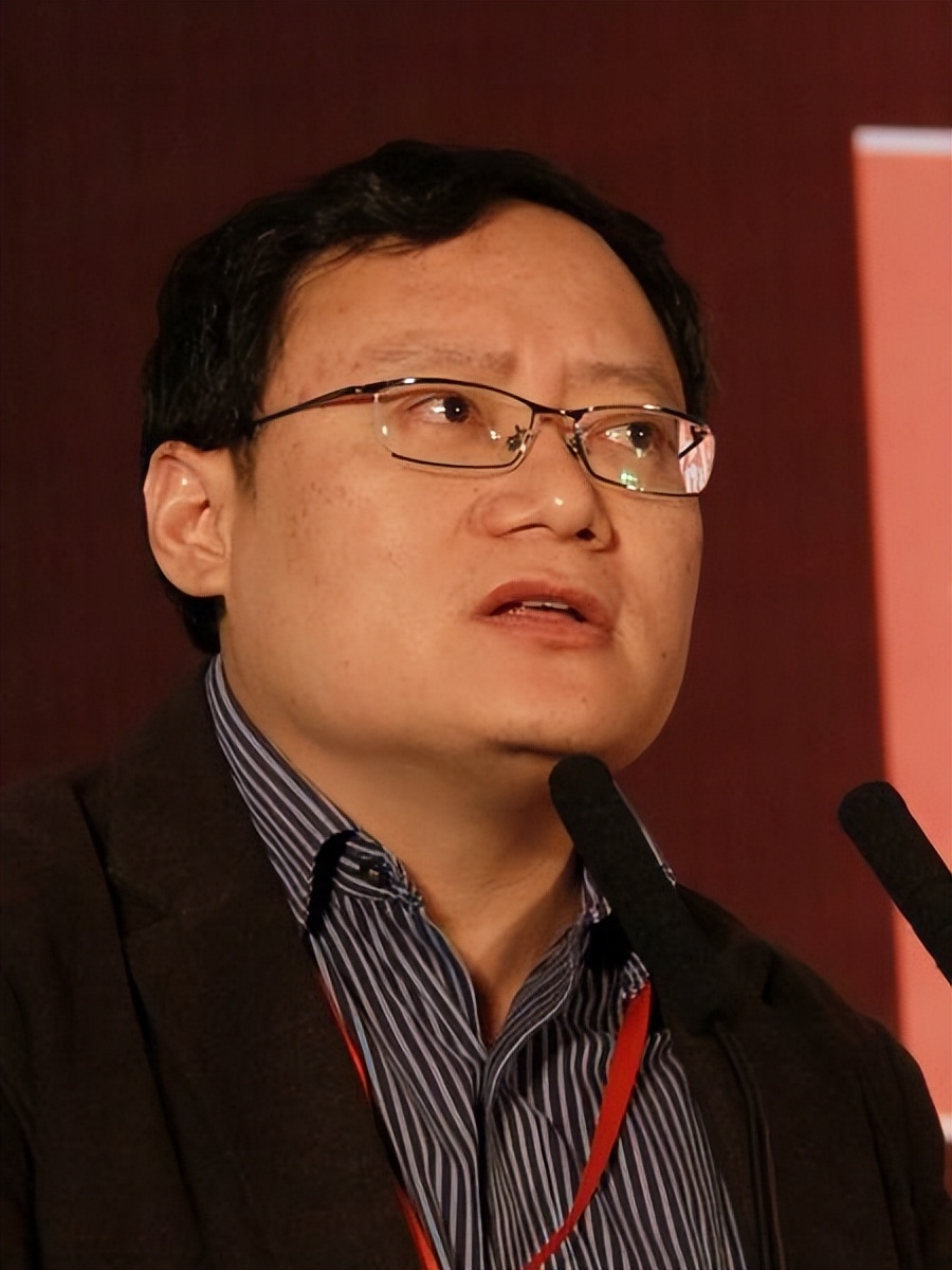 他毕业于斯坦福，花1600万买网站，5年后市值75亿美元，凭啥