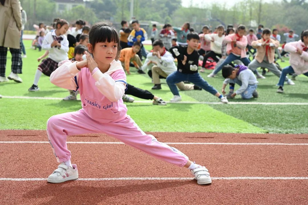 美在附小——记天府新区新兴中学附属小学开展第一届艺术节
