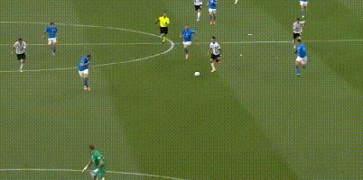 尽一切努力帮助劳塔罗破门（3-0后！阿根廷多人剪球网，34岁巨星2年决赛都进球，梅西做不到）