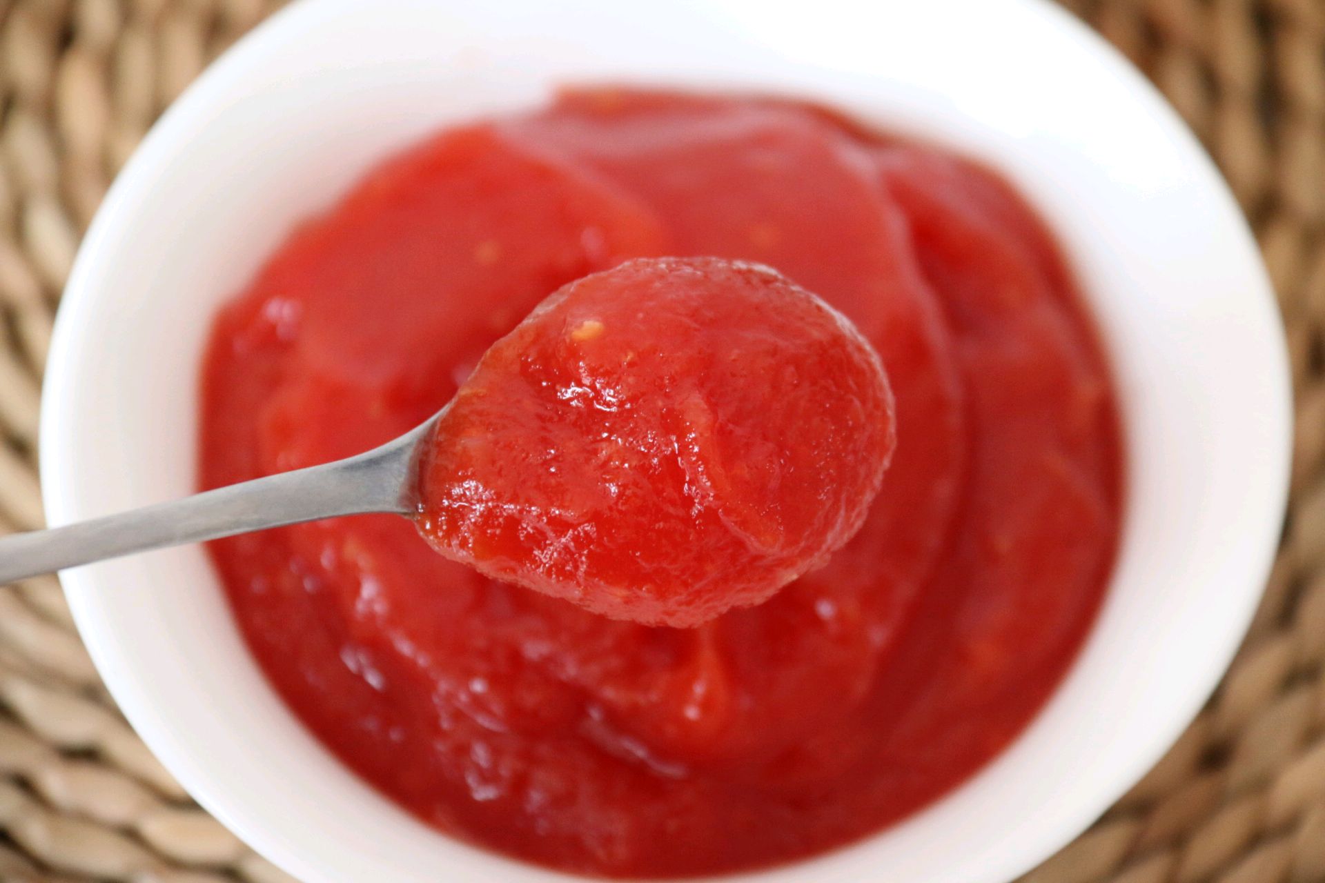 教你在家自己做番茄酱,酸甜开胃,做法简单,耐储存
